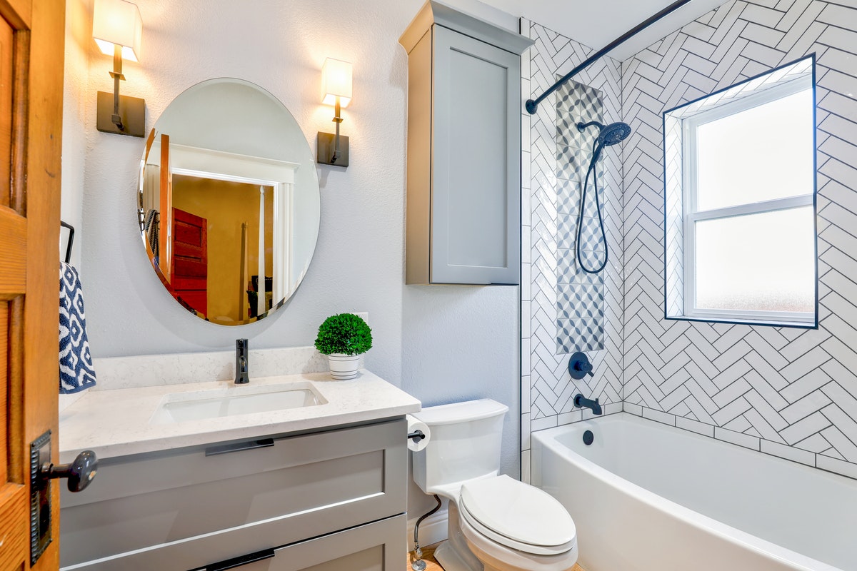 Design Tips for a Dream Master Bathroom
